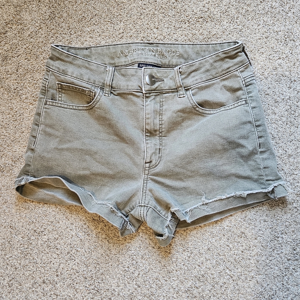 American Eagle Super Strech Hi-Rise Shortie Olive Green size 8
